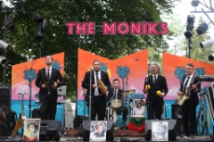 The Moniks 21 * 5616 x 3744 * (7.59MB)